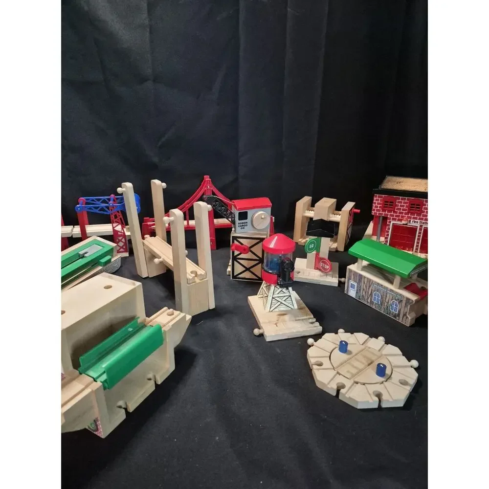 Huge Lot Thomas The Choo Choo Train , Brio , Melissa Doug Trains, Over 300 Pc